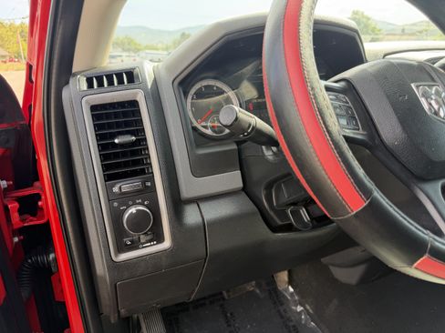Used 2016 RAM 1500 ST w/ SXT Appearance Group AWD/4WD image 20