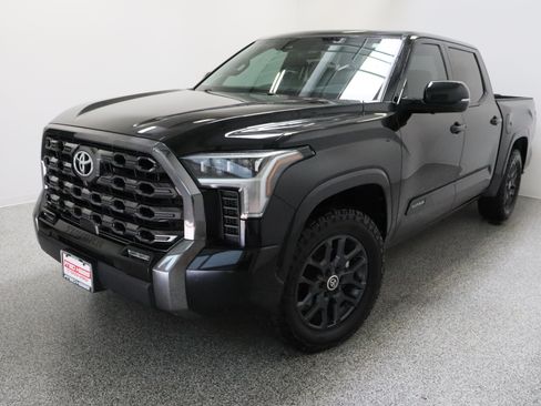 Used 2023 Toyota Tundra Platinum w/ Advanced Package AWD/4WD image 2
