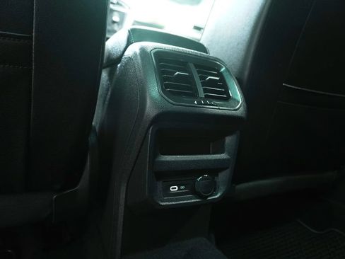 Used 2023 Volkswagen Tiguan SE w/ Panoramic Sunroof Package AWD/4WD image 14