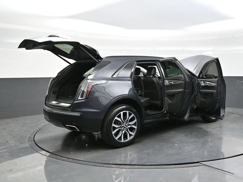 Certified 2022 Cadillac XT5 Sportv w/ LPO, Floor Liner Package AWD/4WD image 40