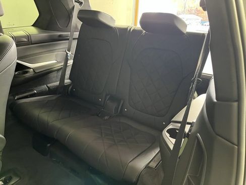 Used 2023 BMW X7 xDrive40i w/ Executive Package image 20