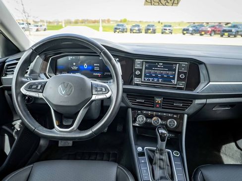 Used 2024 Volkswagen Jetta SE FWD image 28