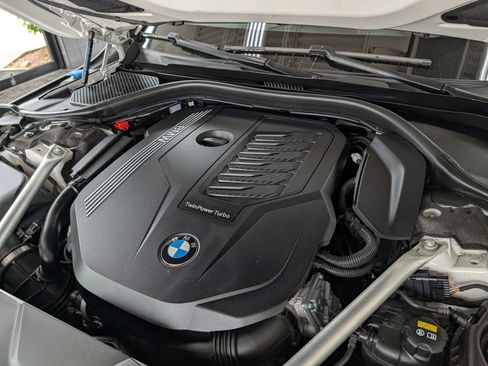 Used 2022 BMW 740i xDrive w/ M Sport Package AWD/4WD image 29