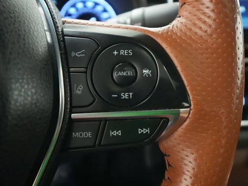 Used 2019 Toyota Avalon Limited FWD image 35