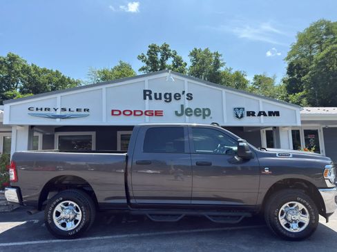 Used 2024 RAM 2500 Tradesman w/ Chrome Appearance Group AWD/4WD image 2
