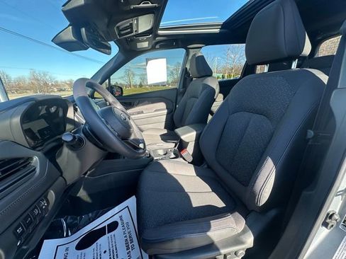 Used 2025 Subaru Forester Premium image 19