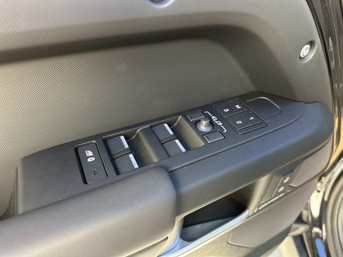 New 2026 Land Rover Defender 110 S AWD/4WD image 10