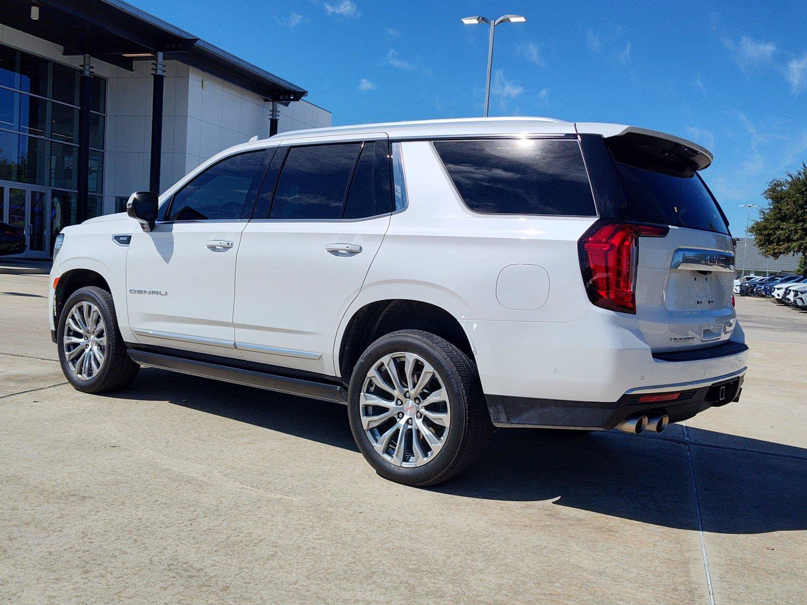 Used 2023 GMC Yukon Denali w/ Denali Reserve Package AWD/4WD image 4