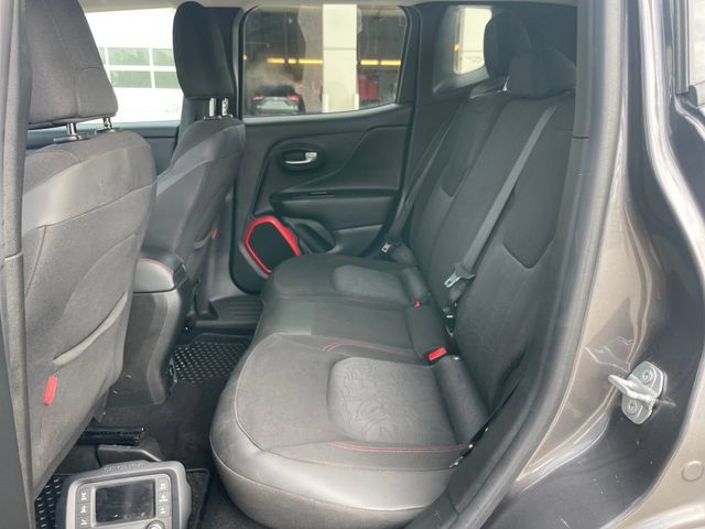 Used 2017 Jeep Renegade Trailhawk AWD/4WD image 29