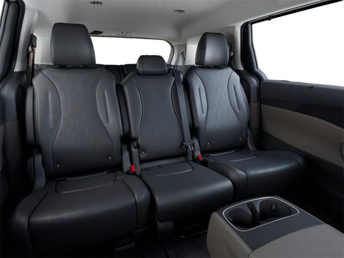 New 2026 Kia Carnival EX image 16