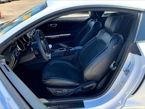 Used 2016 Ford Mustang Shelby GT350 w/ Technology Package image 8