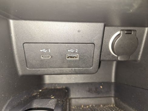 Used 2021 Nissan Kicks SR image 16