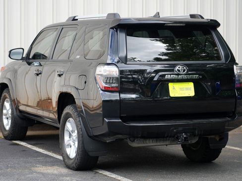 Used 2021 Toyota 4Runner SR5 RWD image 40