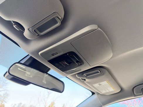 Used 2023 Toyota Camry SE image 30