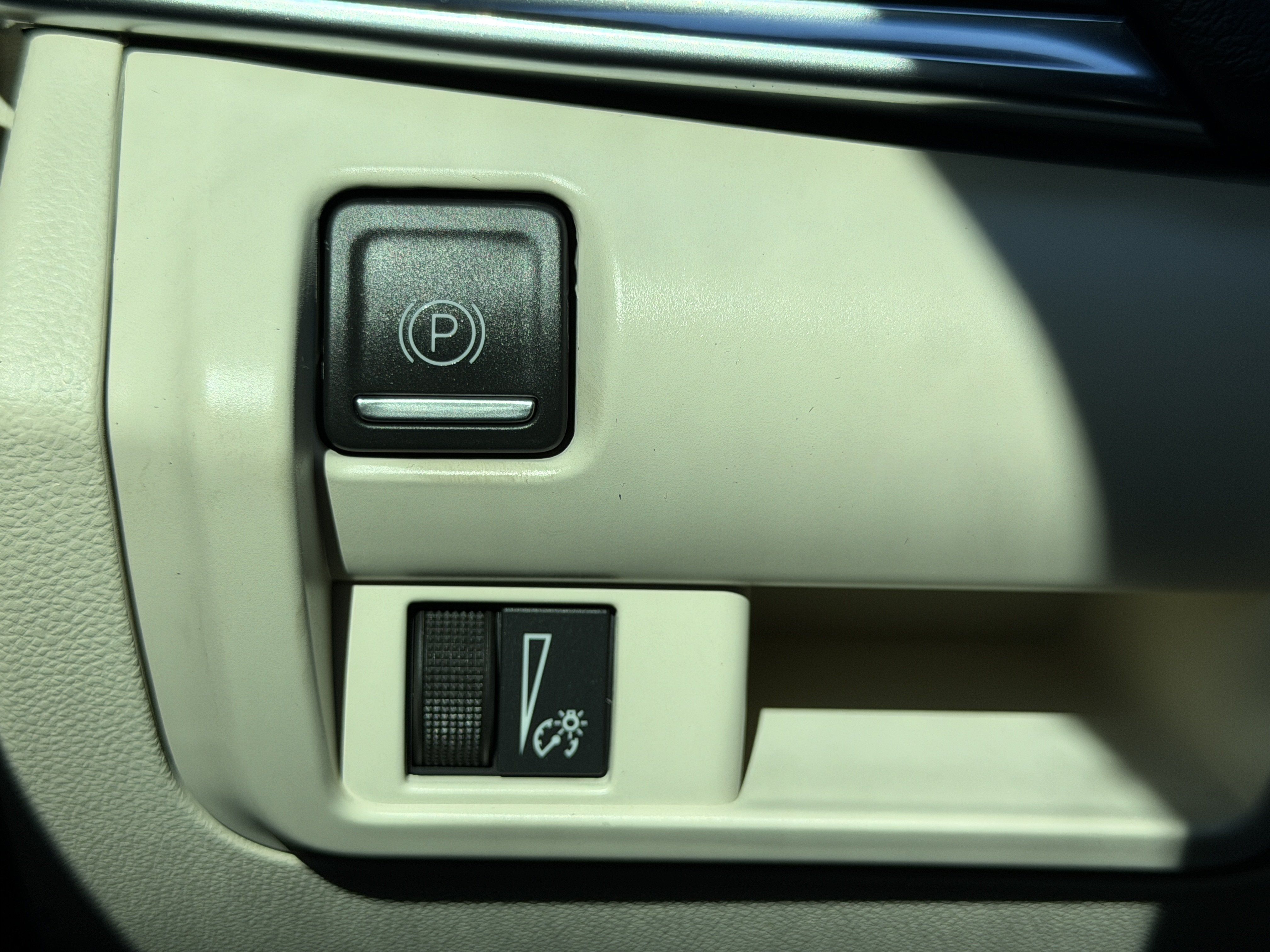 Certified 2024 Cadillac CT4 Luxury RWD image 30