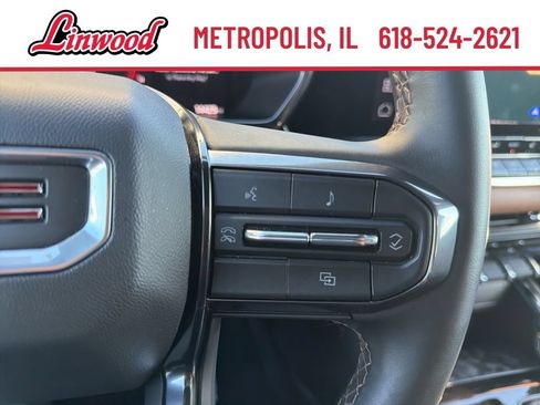 Used 2025 GMC Canyon AT4 AWD/4WD image 17