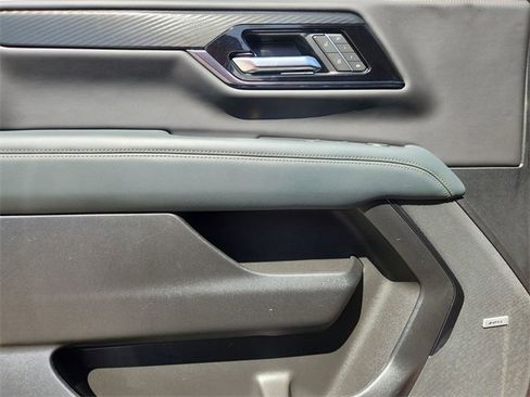 Used 2025 GMC Yukon AT4 image 22