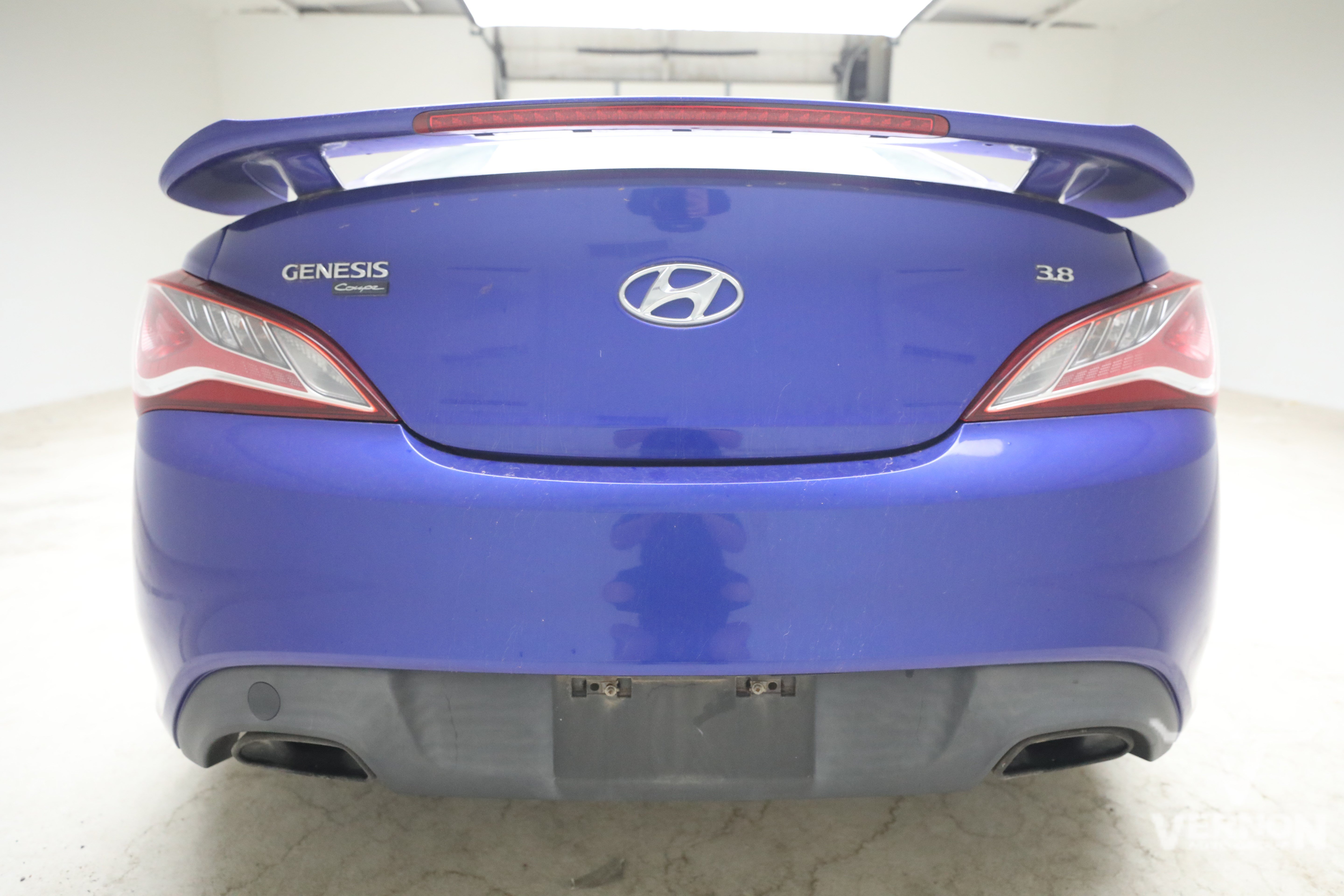 Used 2013 Hyundai Genesis 3.8 RWD image 3