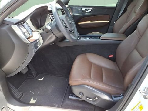 Used 2023 Volvo XC60 B5 Plus w/ Climate Package AWD/4WD image 20