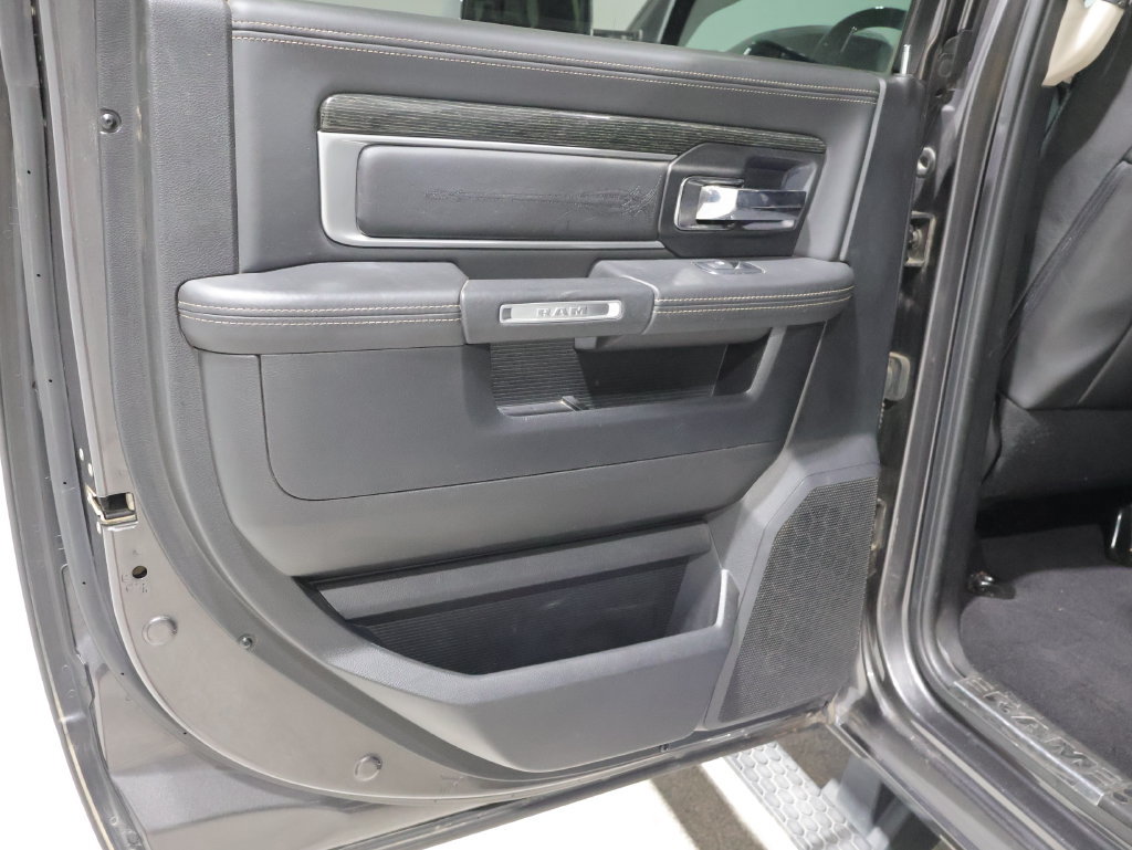 Used 2015 RAM 2500 Limited AWD/4WD image 18