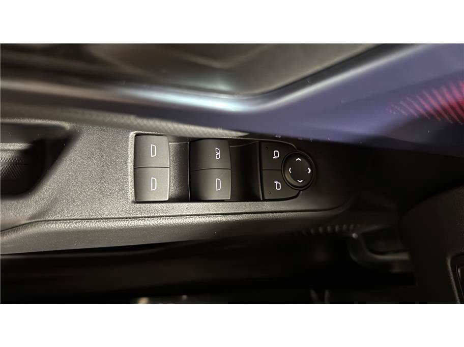 Used 2024 Chevrolet Equinox EV LT FWD image 38