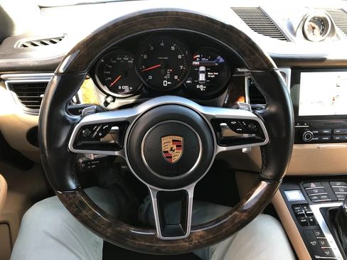 Used 2017 Porsche Macan AWD/4WD image 19