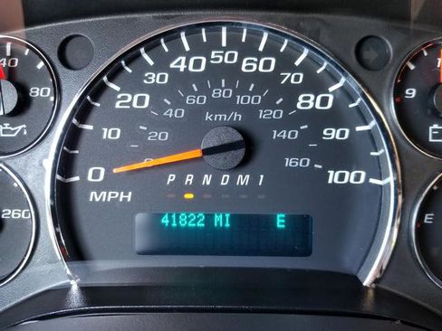 Used 2015 Chevrolet Express 2500 LS image 25