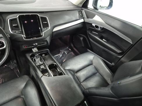 Used 2022 Volvo XC90 T5 Momentum w/ Climate Package image 14