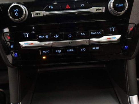 Certified 2021 Ford Explorer Platinum w/ Equipment Group 601A image 16