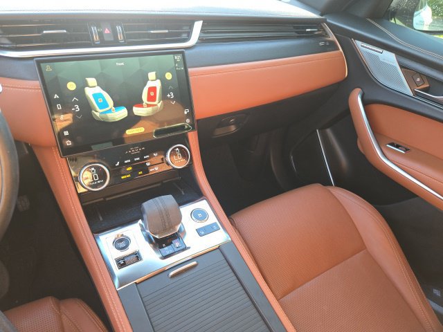 Used 2024 Jaguar F-PACE R-Dynamic S AWD/4WD image 15