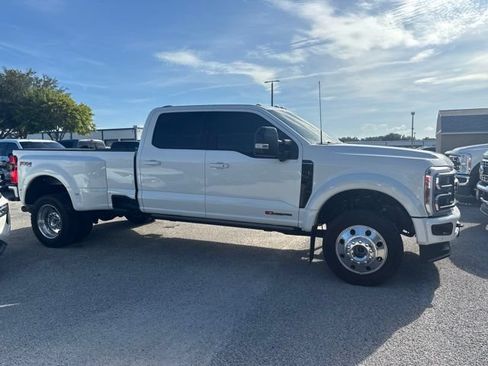 Used 2026 Ford F450 Platinum w/ FX4 Off-Road Package AWD/4WD image 4