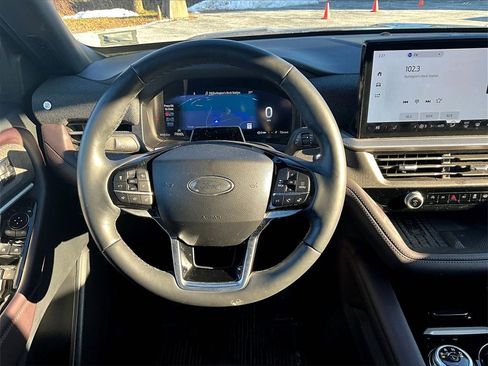 Used 2025 Ford Explorer Platinum w/ Ultimate Package image 18