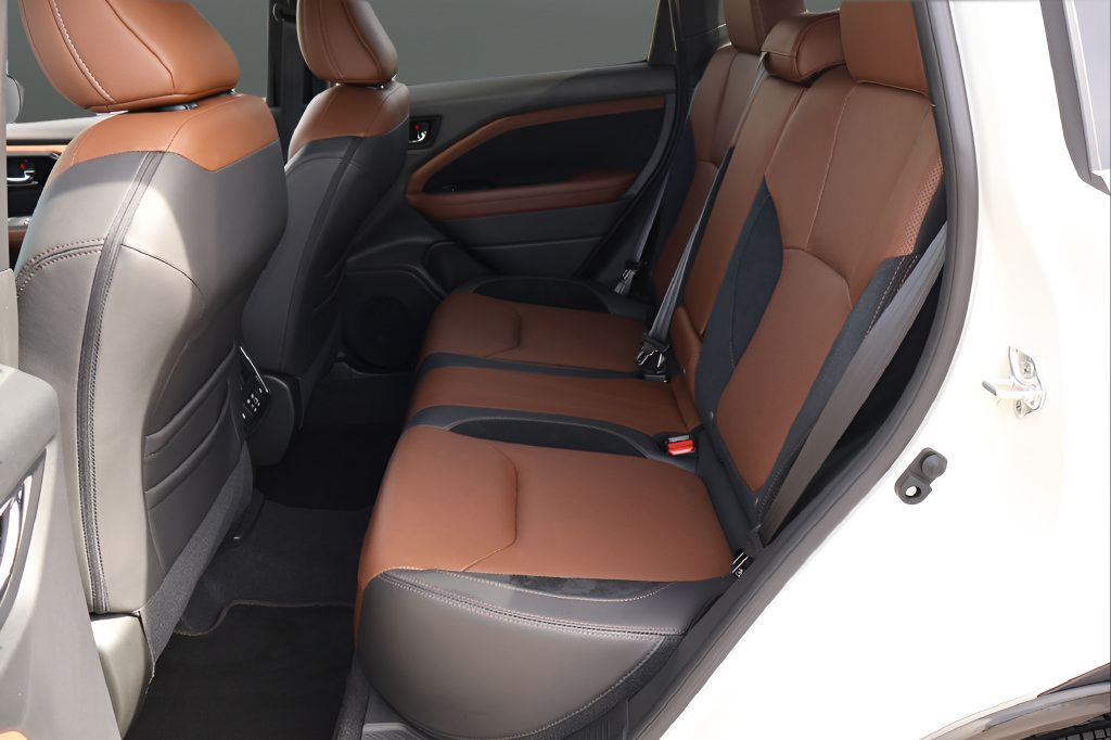 Certified 2025 Subaru Forester Touring AWD/4WD image 15