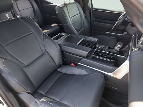 Used 2022 Toyota Tundra Platinum AWD/4WD image 32