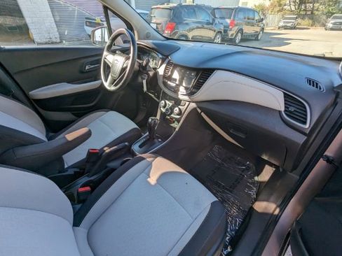 Used 2018 Chevrolet Trax LS FWD image 14