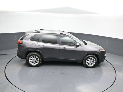 Used 2015 Jeep Cherokee Latitude AWD/4WD image 35