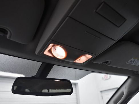 Used 2019 Dodge Grand Caravan SE image 18