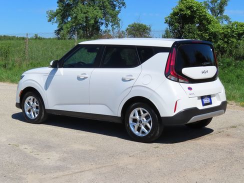 Certified 2025 Kia Soul LX w/ LX Technology Package FWD image 24