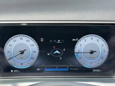 Certified 2023 Hyundai Tucson Limited AWD/4WD image 18