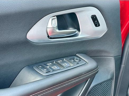 New 2026 Chrysler Pacifica Limited FWD image 14