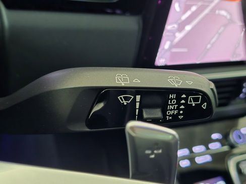 Used 2021 Porsche Cayenne GTS w/ Premium Package image 35