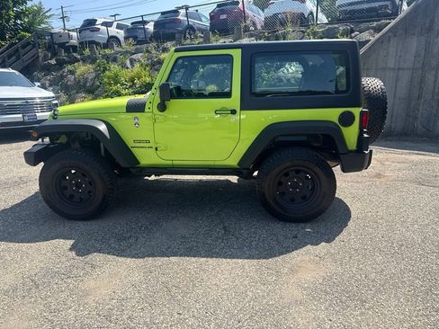 Used 2017 Jeep Wrangler Sport w/ Quick Order Package 24S AWD/4WD image 2