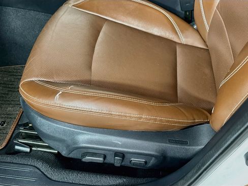 Used 2019 Subaru Outback 3.6R Touring w/ Popular Package #3A AWD/4WD image 9