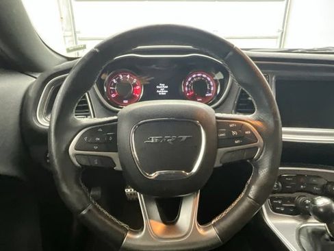 Used 2016 Dodge Challenger SRT Hellcat RWD image 9