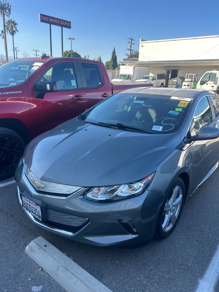 Used 2017 Chevrolet Volt LT FWD image 2