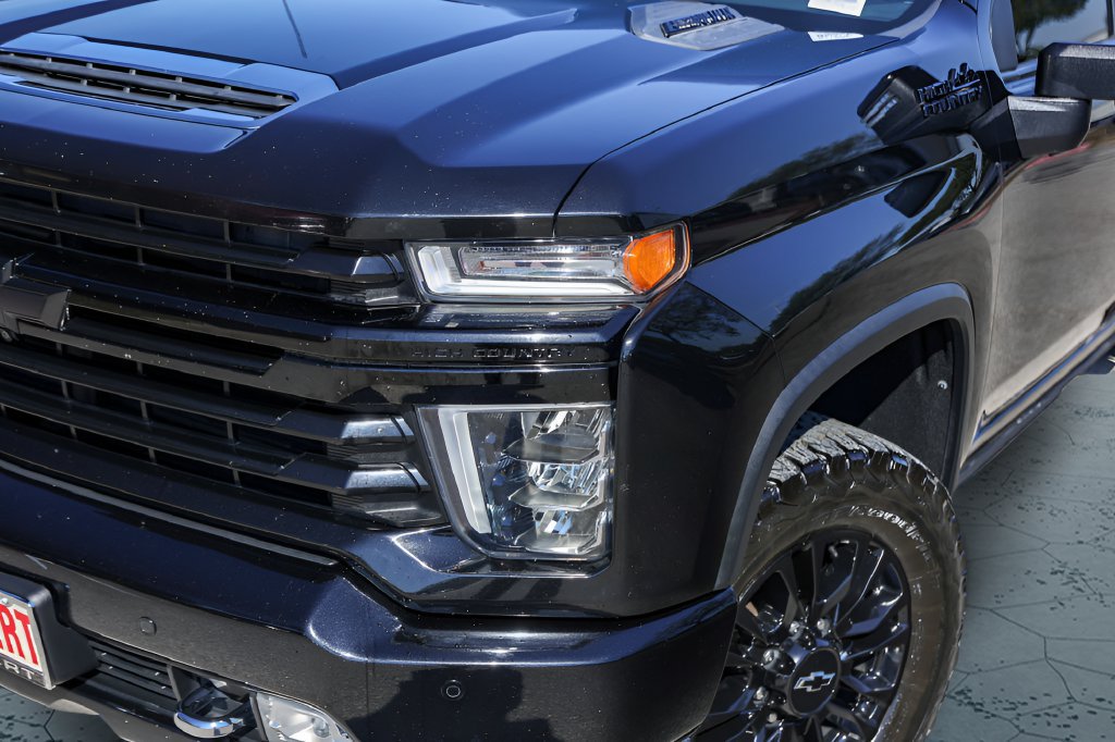 Used 2021 Chevrolet Silverado 2500 High Country w/ Z71 Off-Road Package AWD/4WD image 2