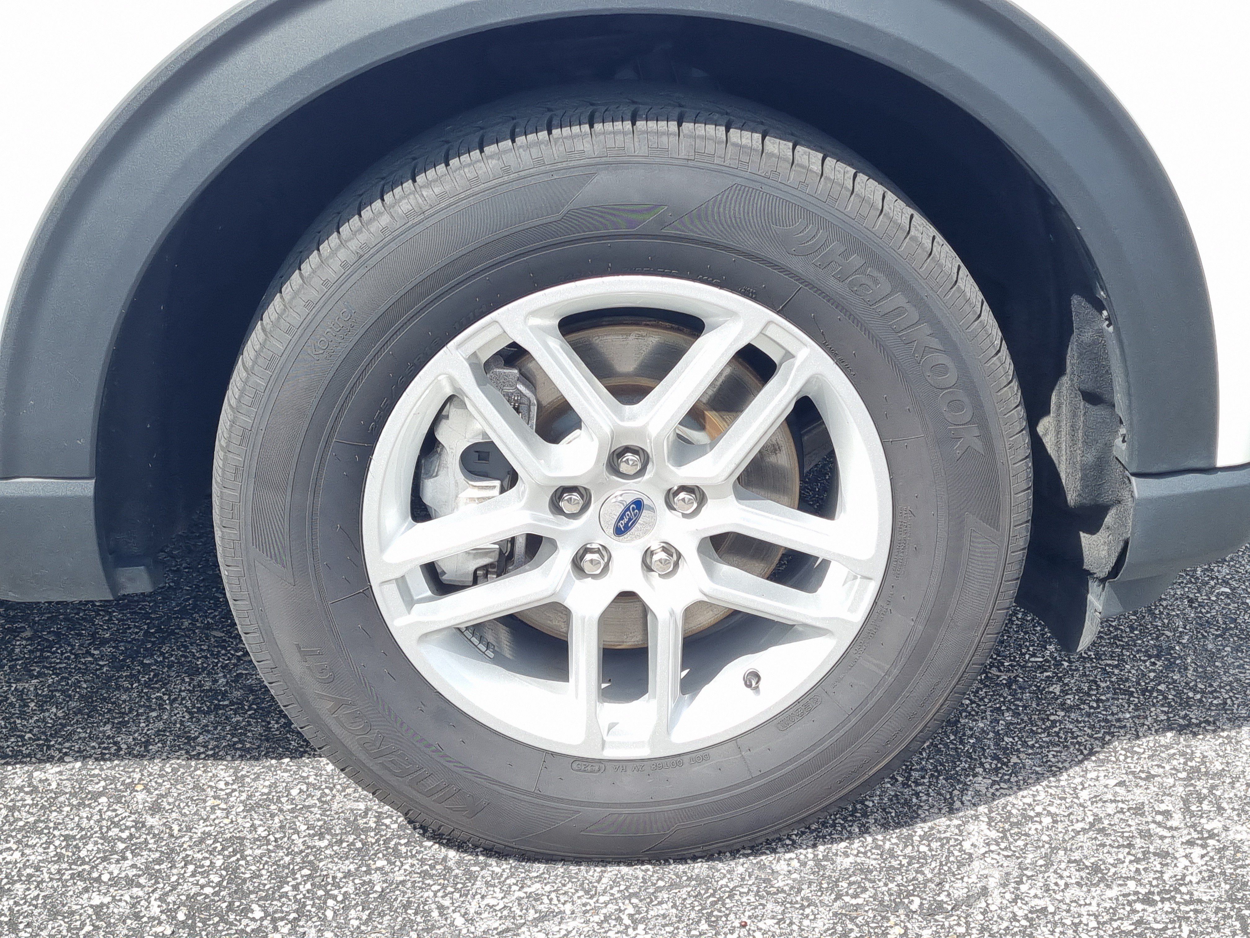 Used 2025 Ford Explorer Active AWD/4WD image 9