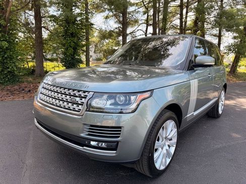 Used 2014 Land Rover Range Rover HSE image 2