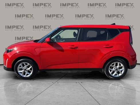 Used 2024 Kia Soul LX w/ Option Group 015 image 2