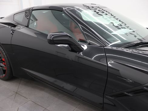 Used 2019 Chevrolet Corvette Stingray Coupe w/ Carbon Flash Badge Package RWD image 22